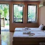 Apartment Delfin Port Apartments - Prime Location & Parking & Pet Friendly *