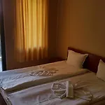Apartment Delfin Port Apartments - Prime Location & Parking & Pet Friendly *