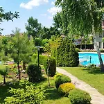 Delfin Port Apartments - Prime Location & Parking & Pet Friendly * Sweti Wlas