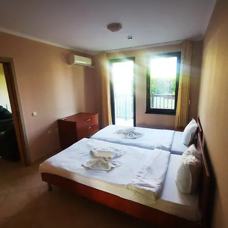 Delfin Port - Prime Location & Parking & Pet Friendly