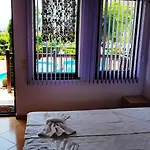 Апартаменты Delfin Port Apartments - Prime Location & Parking & Pet Friendly *
