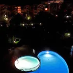 Delfin Port Apartments - Prime Location & Parking & Pet Friendly Апартаменты *