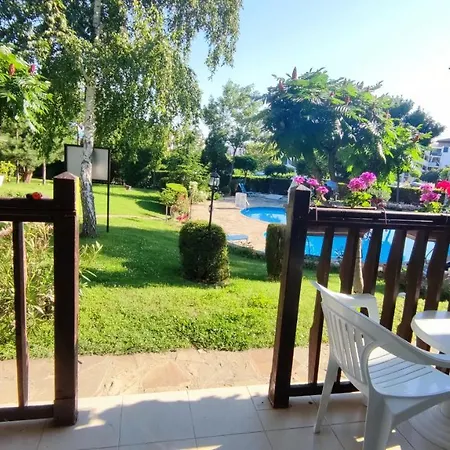 Апартаменты Delfin Port - Prime Location & Parking & Pet Friendly Свети-Влас