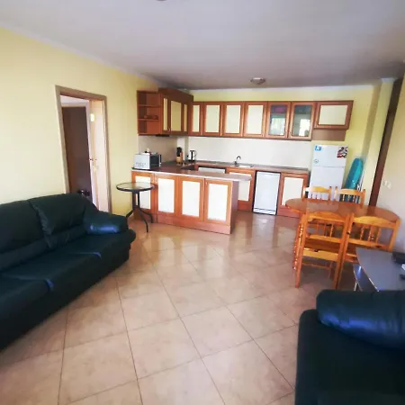 Delfin Port Apartments - Prime Location & Parking & Pet Friendly Sveti Vlas