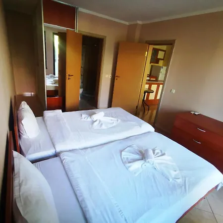 Delfin Port - Prime Location & Parking & Pet Friendly Апартаменты