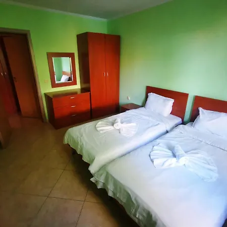 Delfin Port - Prime Location & Parking & Pet Friendly Апартаменты *