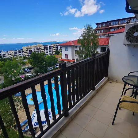 Delfin Port - Prime Location & Parking & Pet Friendly Апартаменты *