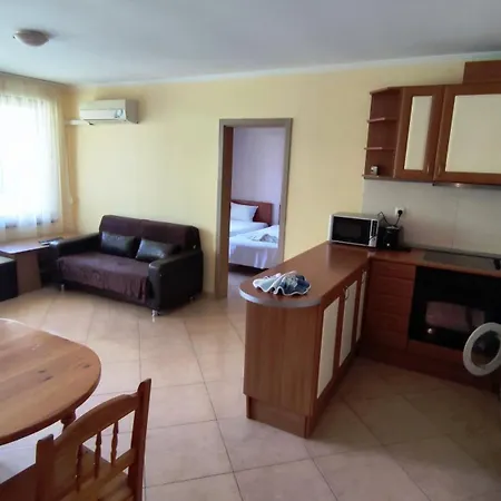 Delfin Port - Prime Location & Parking & Pet Friendly Апартаменты Свети-Влас