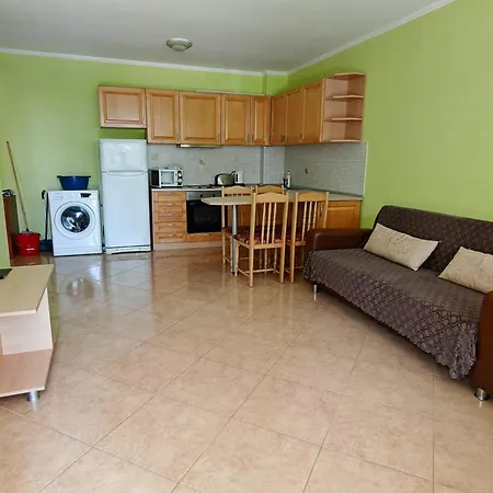 Апартаменты Delfin Port - Prime Location & Parking & Pet Friendly *
