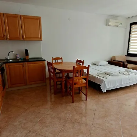 Delfin Port - Prime Location & Parking & Pet Friendly * Свети-Влас