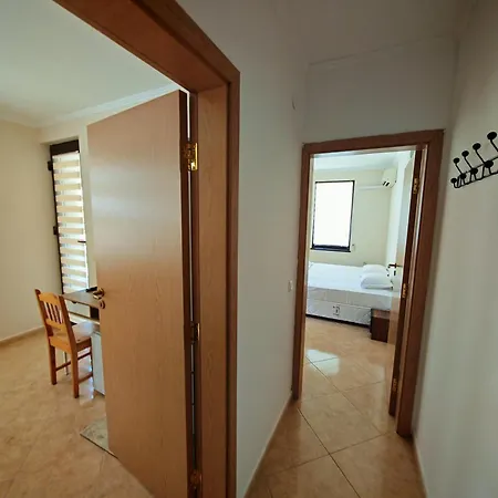 Delfin Port Apartments - Prime Location & Parking & Pet Friendly Sveti Vlas