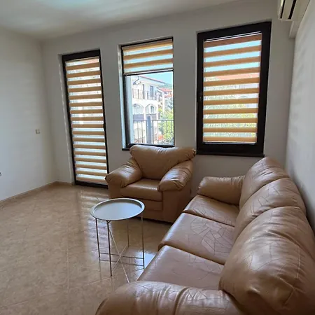 Delfin Port - Prime Location & Parking & Pet Friendly Свети-Влас