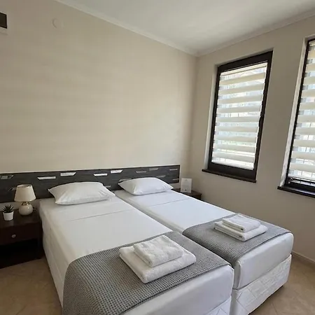 Delfin Port - Prime Location & Parking & Pet Friendly Апартаменты