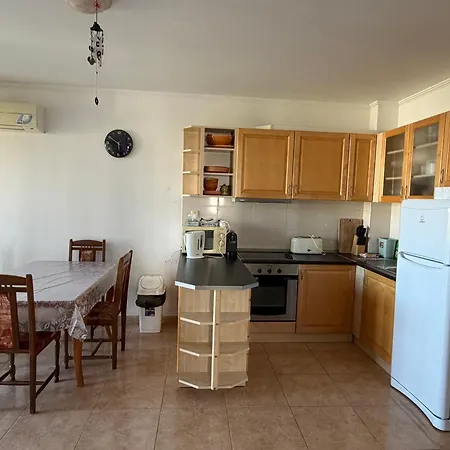 Delfin Port - Prime Location & Parking & Pet Friendly Свети-Влас