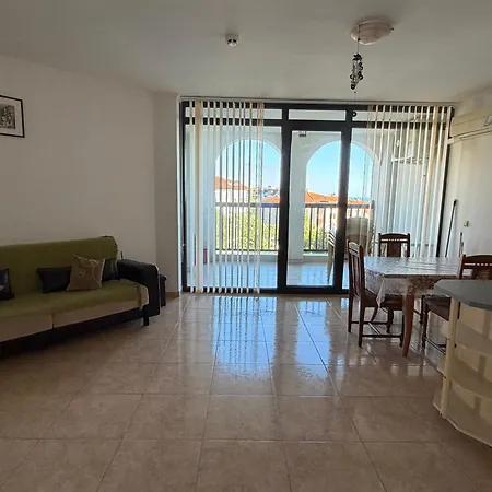 Апартаменты Delfin Port - Prime Location & Parking & Pet Friendly