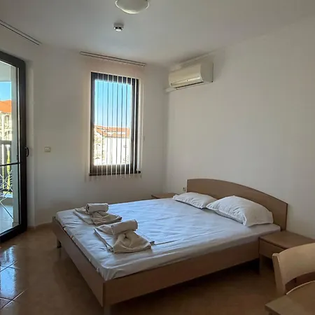 Delfin Port - Prime Location & Parking & Pet Friendly Апартаменты