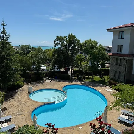Delfin Port - Prime Location & Parking & Pet Friendly * Свети-Влас