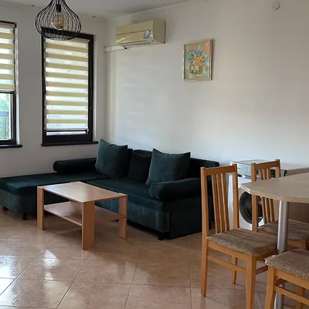 Апартаменты Delfin Port - Prime Location & Parking & Pet Friendly Свети-Влас