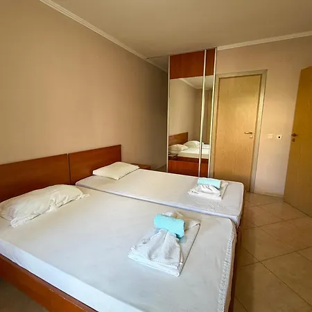 Delfin Port - Prime Location & Parking & Pet Friendly Свети-Влас