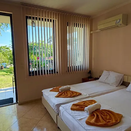 Апартаменты Delfin Port - Prime Location & Parking & Pet Friendly
