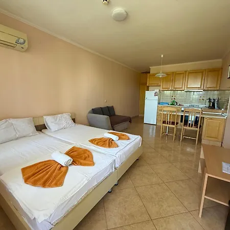 Апартаменты Delfin Port - Prime Location & Parking & Pet Friendly