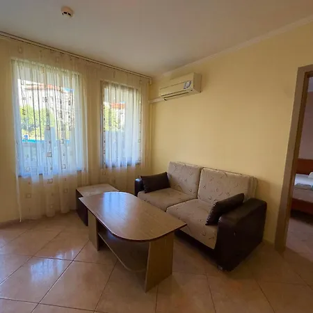 Delfin Port - Prime Location & Parking & Pet Friendly Апартаменты *
