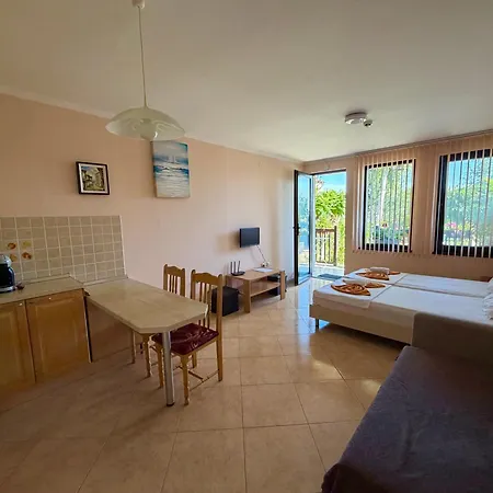 Апартаменты Delfin Port - Prime Location & Parking & Pet Friendly Свети-Влас
