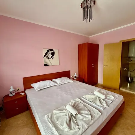 Апартаменты Delfin Port - Prime Location & Parking & Pet Friendly