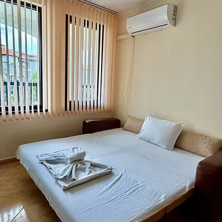 Апартаменты Delfin Port - Prime Location & Parking & Pet Friendly