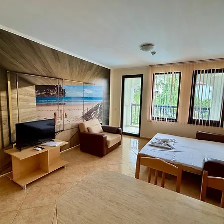 Апартаменты Delfin Port - Prime Location & Parking & Pet Friendly Свети-Влас