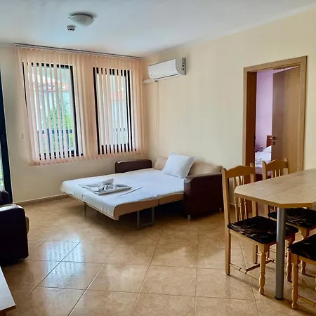Апартаменты Delfin Port - Prime Location & Parking & Pet Friendly Свети-Влас