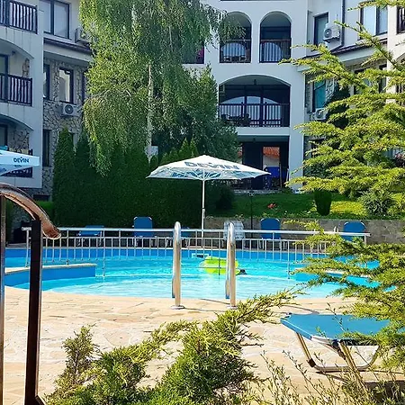 Delfin Port Apartments - Prime Location & Parking & Pet Friendly