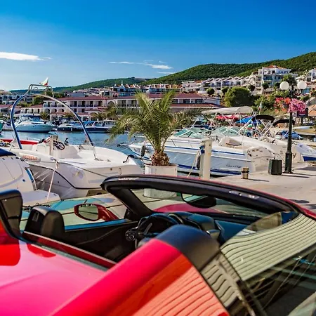 Delfin Port - Prime Location & Parking & Pet Friendly Апартаменты Свети-Влас